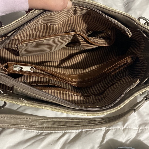 Cavenders Leather Conceal Carry Purse - Picture 4 of 8